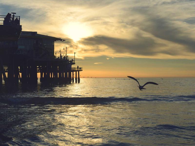 希腊圣托里尼<br>uwsuuyl.cn 蓝顶教堂落日